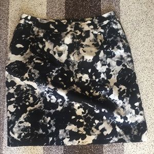 Halogen black & white skirt!